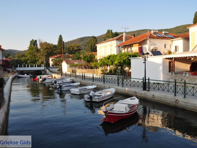 taxi transfer from chorto to volos -