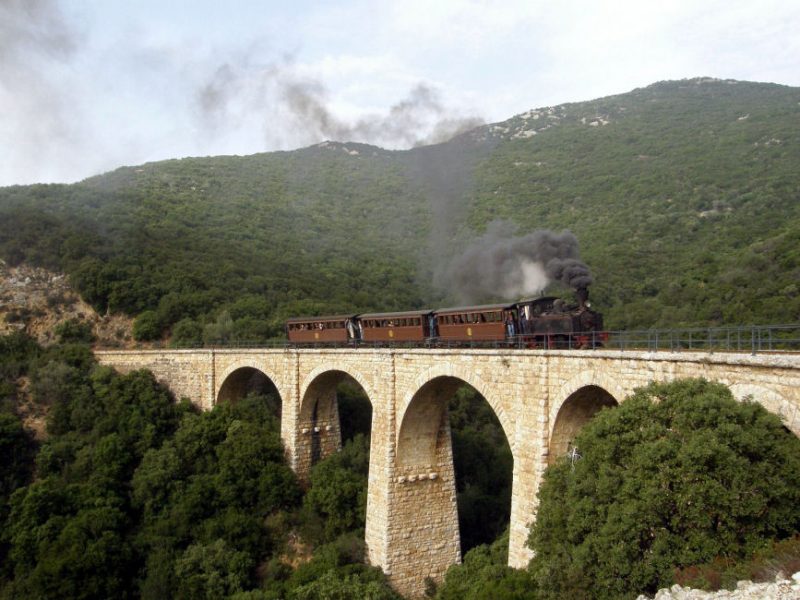 taxi from Volos to Milies old railway station